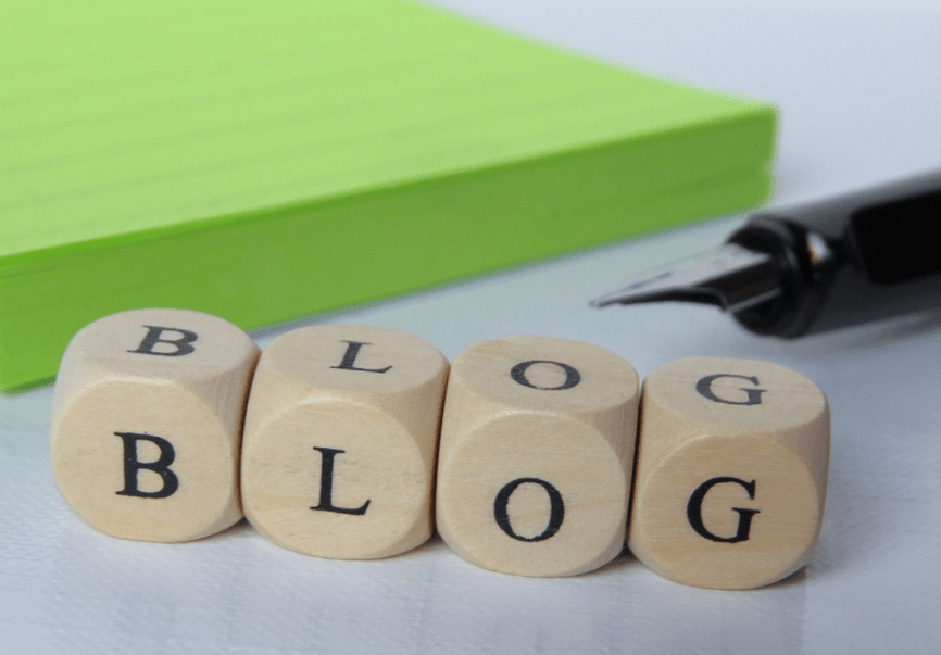 wooden blocks with the word ‘blog’